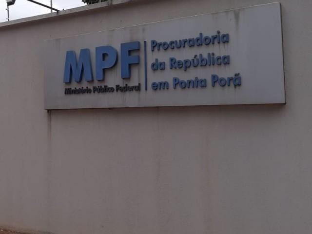 MPF de Ponta Porã fechou as portas por falta de segurança, mas PF que imóvel para setor de imigração. (Foto: Ponta Porã Informa)