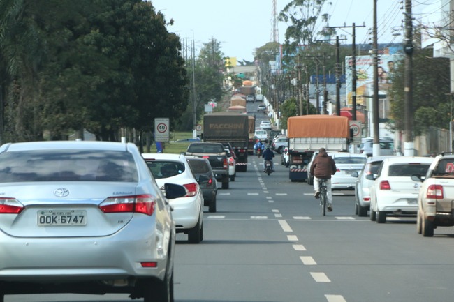 Avenida Brasil foi restaurada; contorno viário vai tirar caminhões do centro. Fotos: Edemir Rodrigues