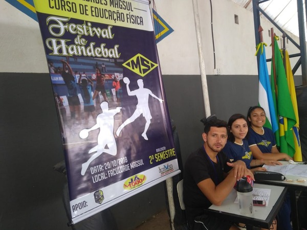 Faculdades Magsul realizou festival de handebol em Ponta Porã