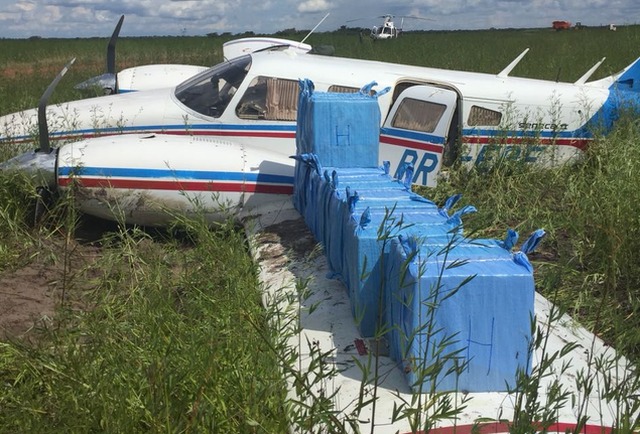 Aeronave estava com carga de cocaína (Foto: FAB/ Divulgação)