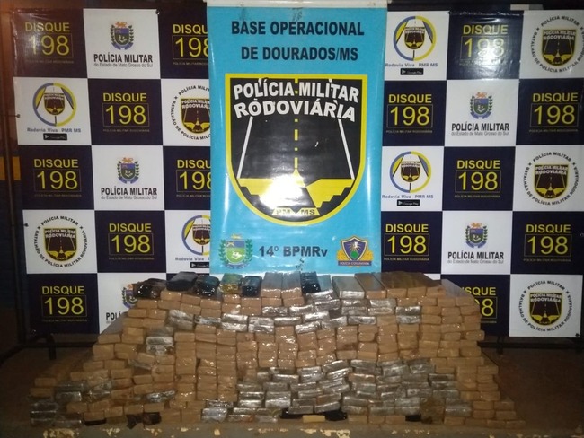 211 kg de maconha foram apreendidos pela Polícia Militar Rodoviária de Dourados nessa segunda-feira (17) — Foto: Polícia Militar Rodoviária