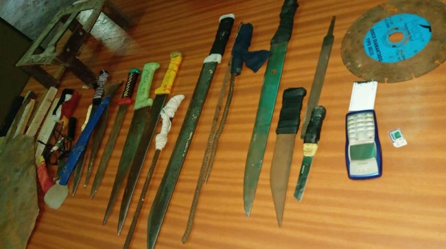 Tras cateo en cárcel de San Pedro incautan machetes y estoques