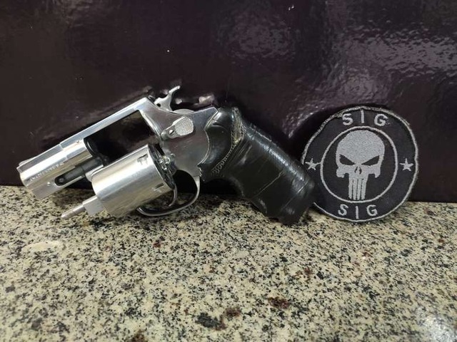 Arma usada na tentativa de homicídio registrada no sábado - Crédito: Divulgação/SIG