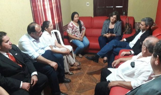 Paraguai: Mario Abdo Benítez visitó a familiares de secuestrados en Concepción
